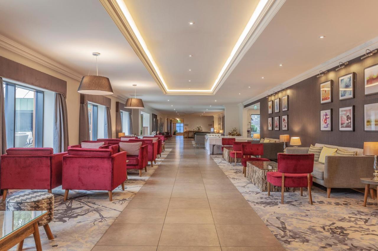 אומה Silverbirch Hotel מראה חיצוני תמונה