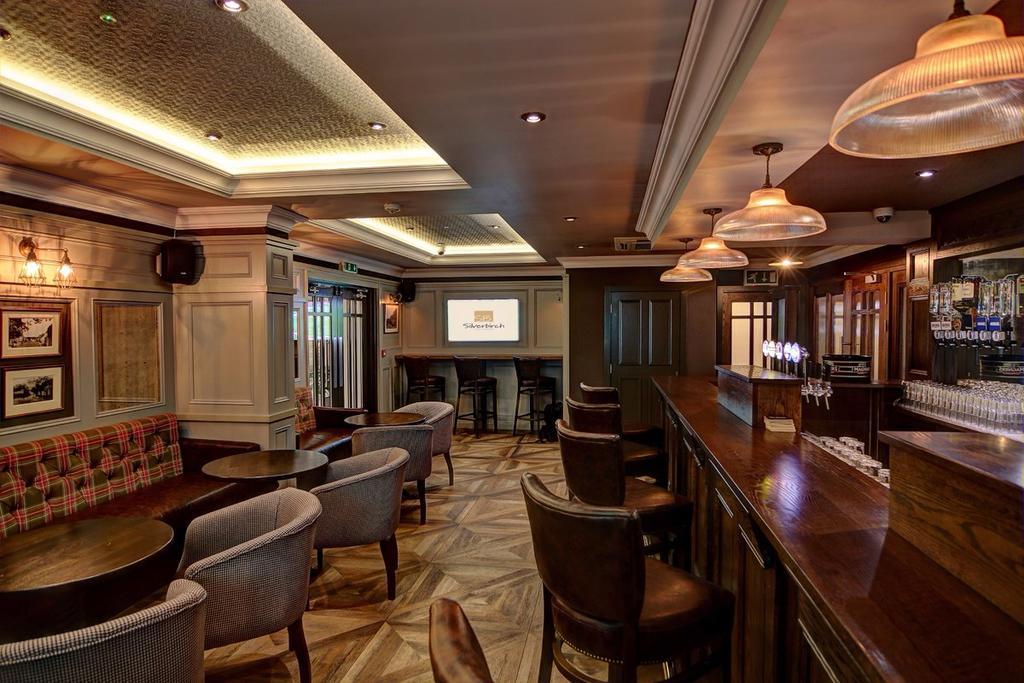 אומה Silverbirch Hotel מראה חיצוני תמונה