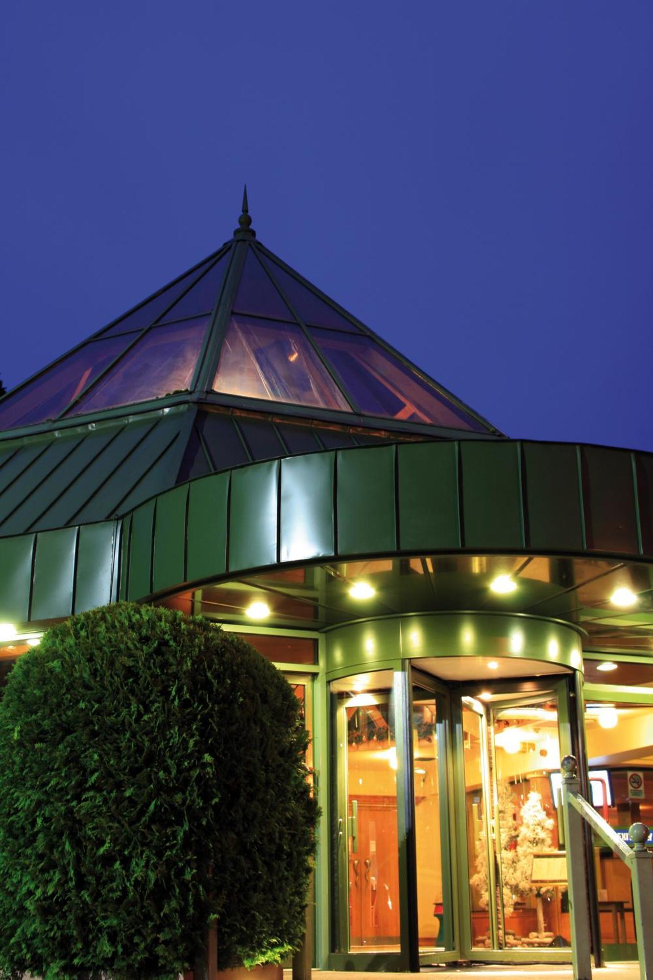 אומה Silverbirch Hotel מראה חיצוני תמונה