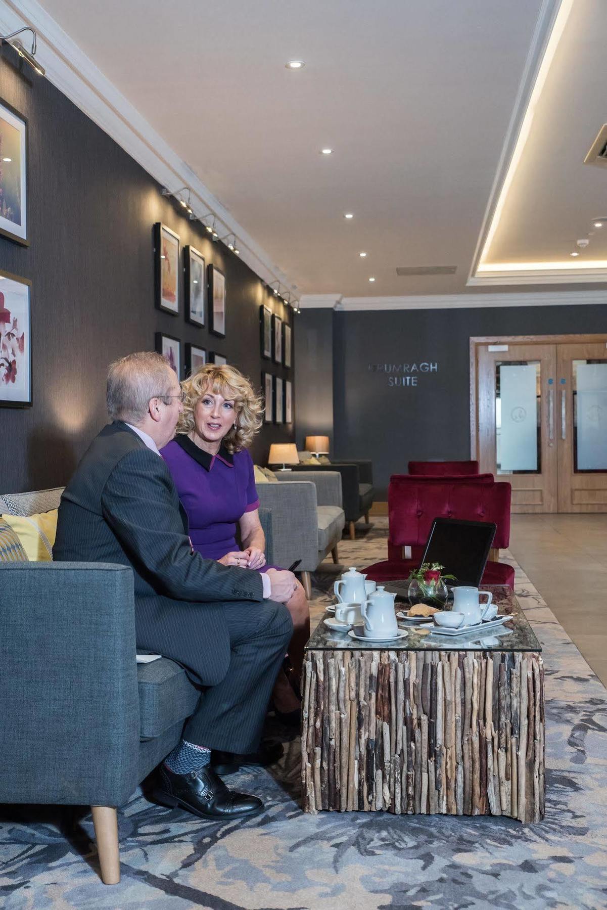אומה Silverbirch Hotel מראה חיצוני תמונה